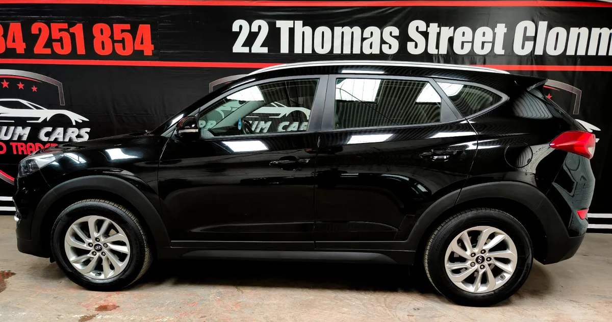 Hyundai Tucson 2017 AUTOMATIC, LOW MILEAGE - Image 3