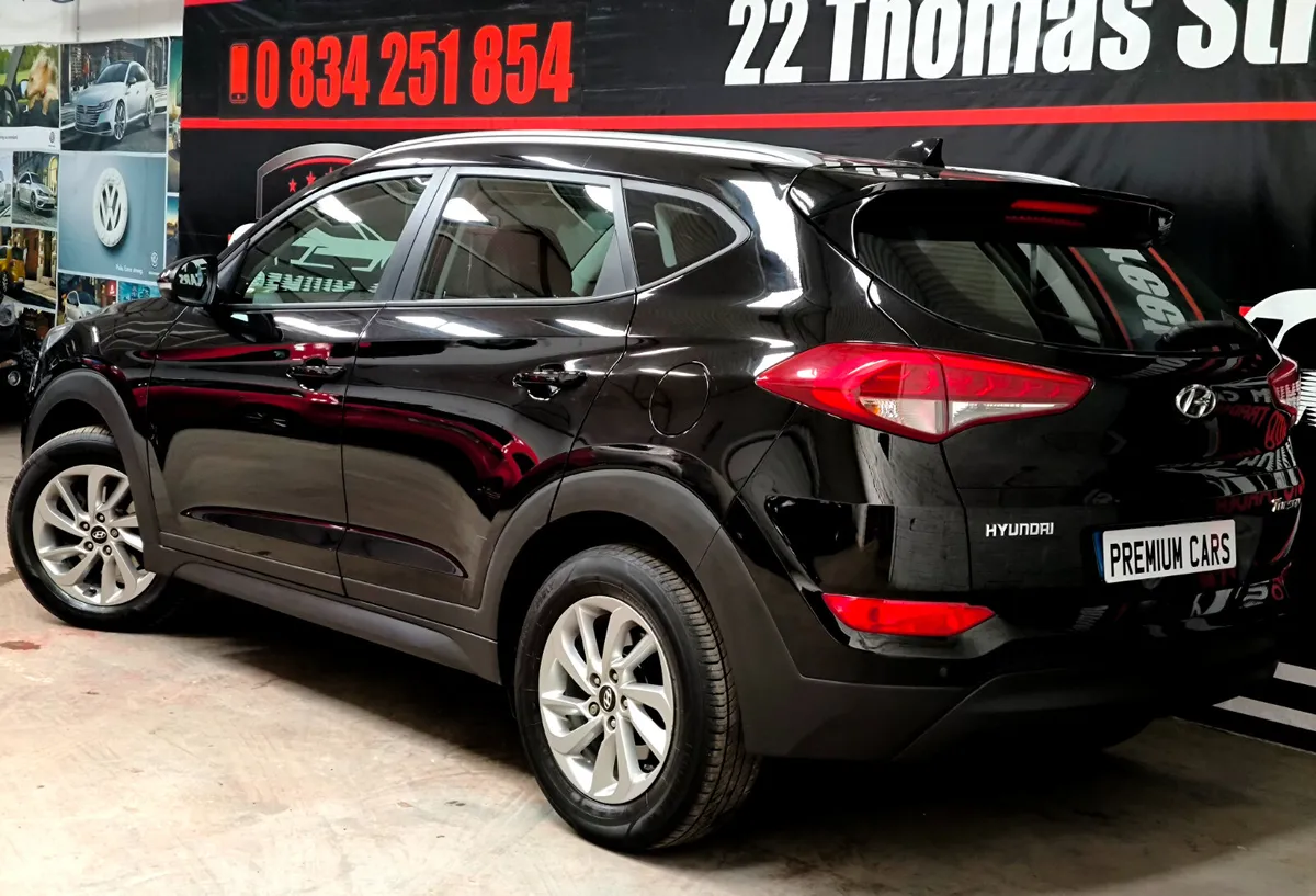 Hyundai Tucson 2017 AUTOMATIC, LOW MILEAGE - Image 4