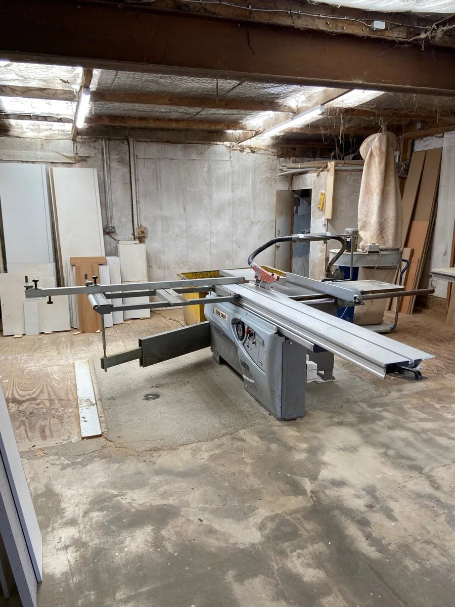 SINGLE PHASE LAZZARI PANEL SAW + EXTRACTION - Image 1