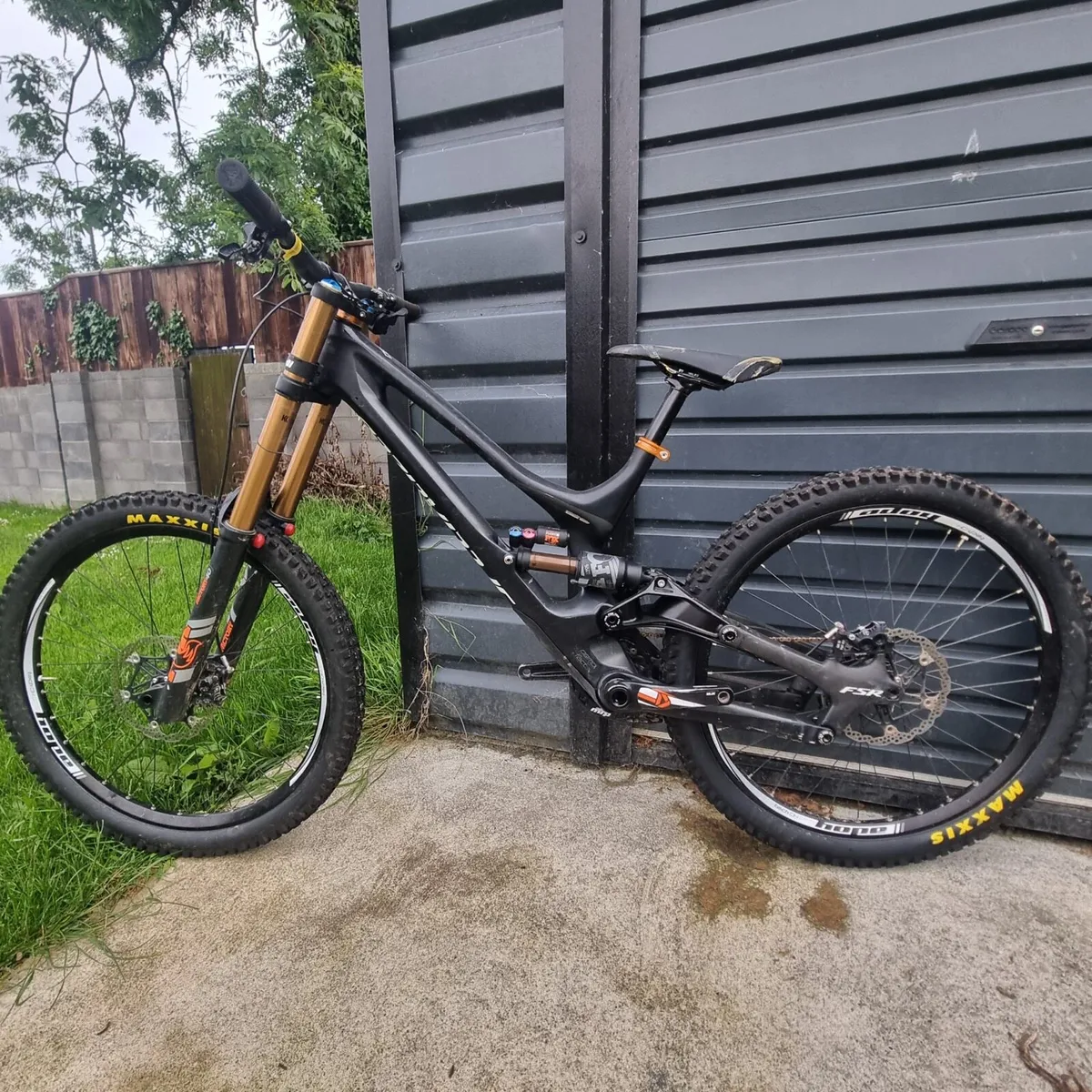 Specialised Demo 8 Carbon - Image 1