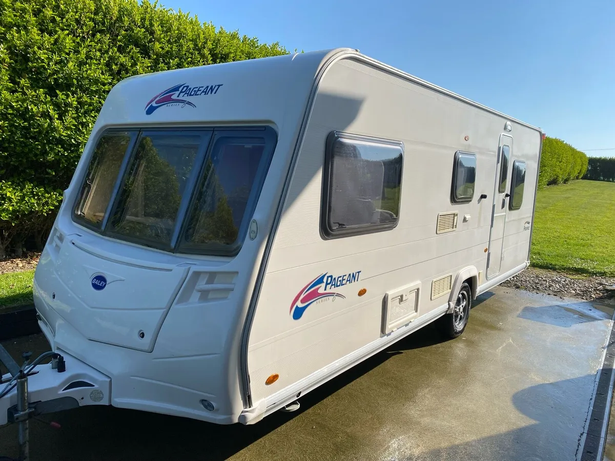 Caravan for sale - Image 1