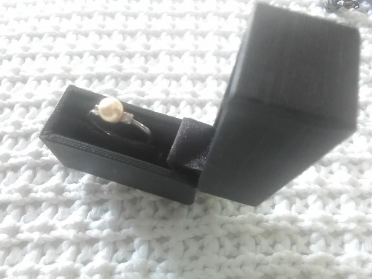 STERLING SILVER VINTAGE PEARL& SPINEL RING  SIZE N - Image 2