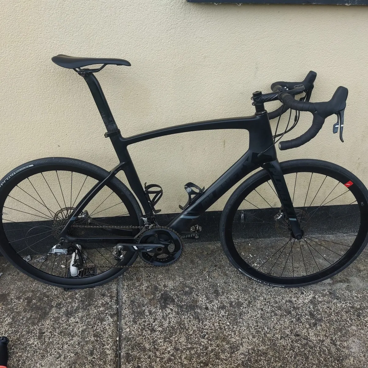 Aero road bike - Image 1