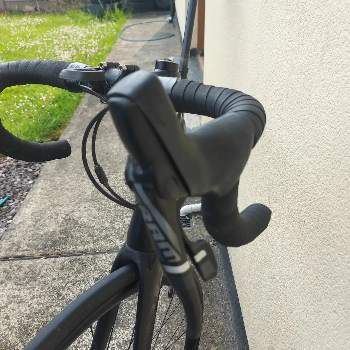 Aero road bike - Image 4