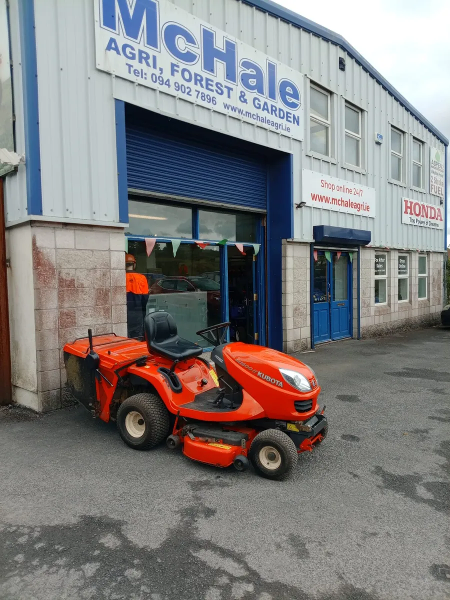 Kubota GR1600 Tractor Ride on Lawnmower - Image 1