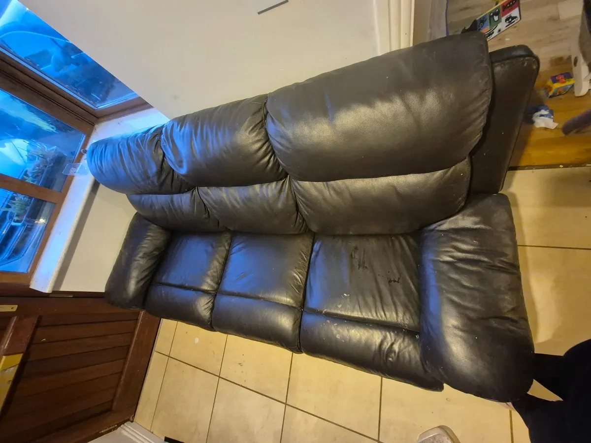 Couch - Image 2