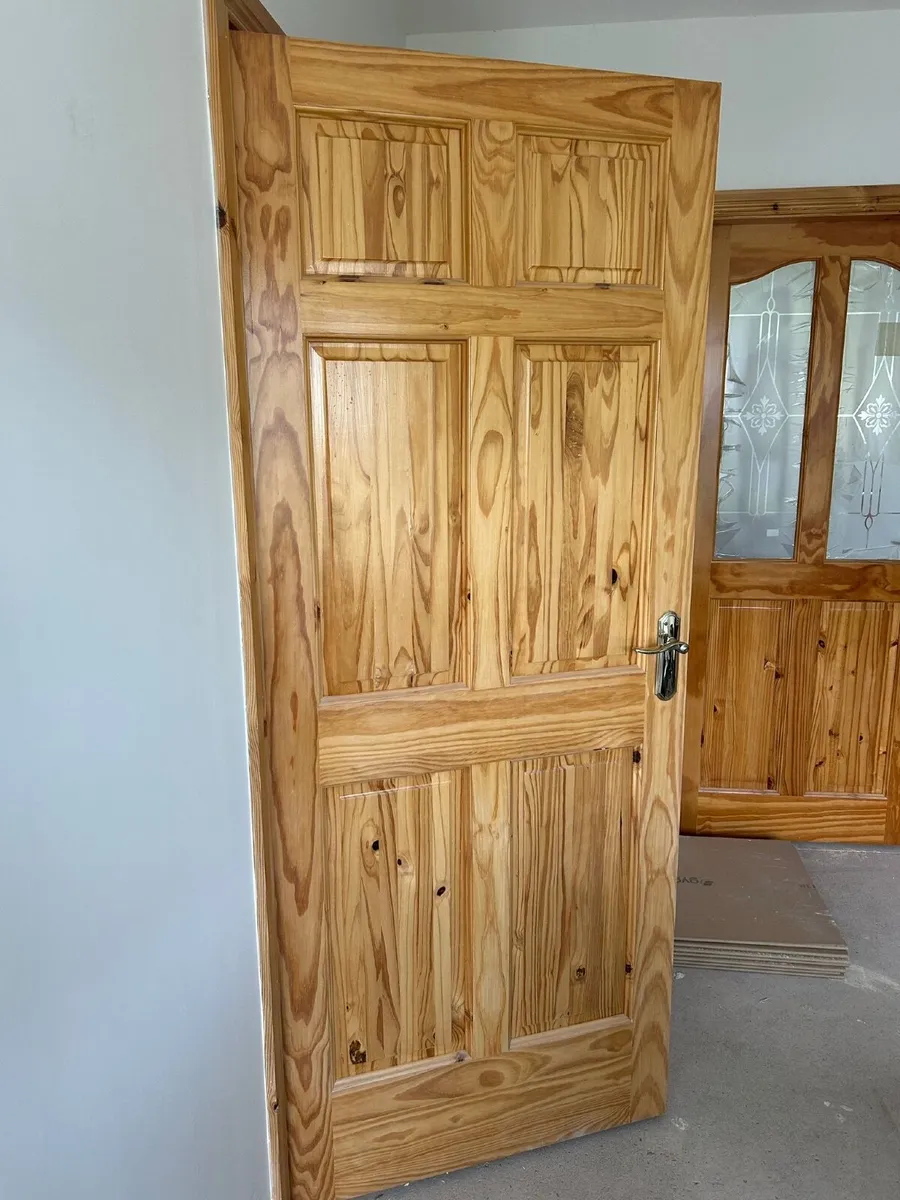 Full set of NEW solid pine doors & handles - Image 2