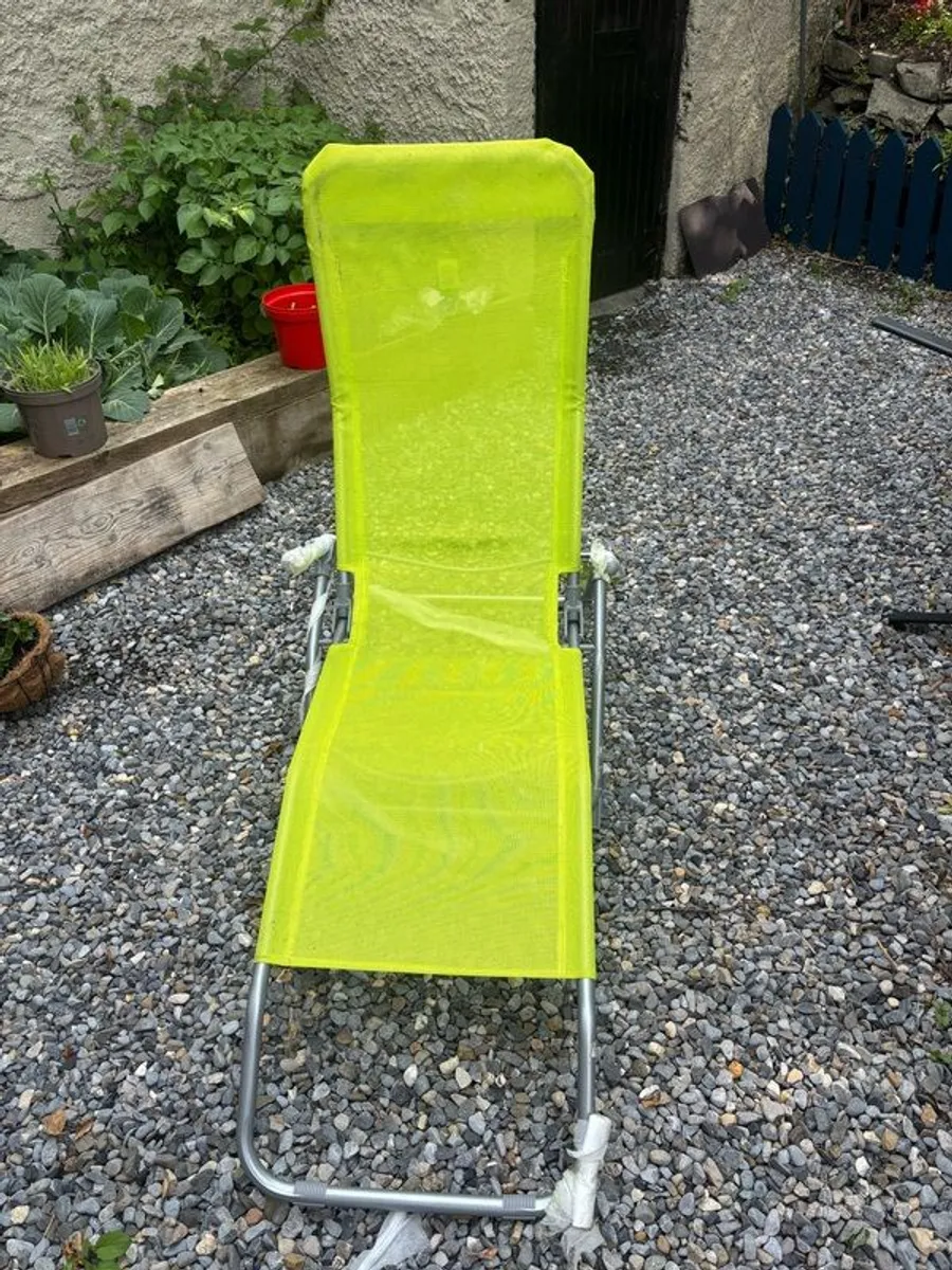 Sunloungers x3 anti gravity - Image 2