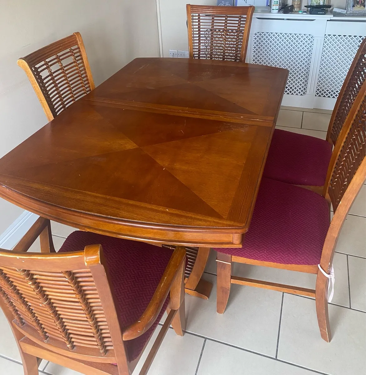 Kitchen Table and Chairs - Image 1