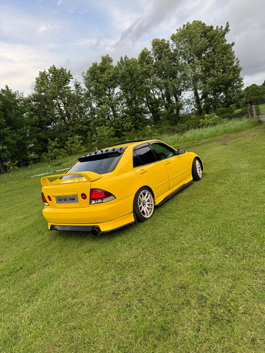 Lexus is200 sport - Image 4