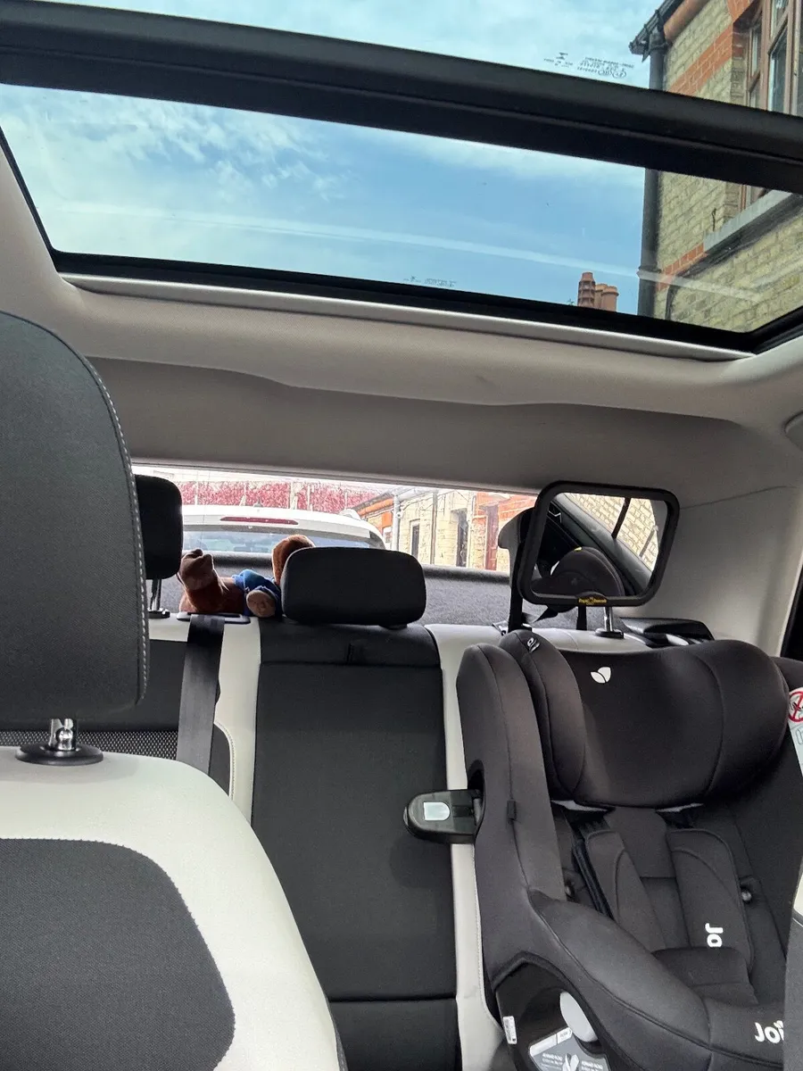 Volkswagen Sport Luxury trim T-Roc 2018 - Image 3