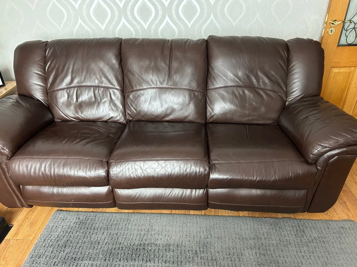 Free recliner sofa - Image 2