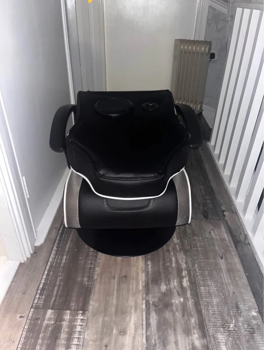 X rocker gaming chair - Image 1