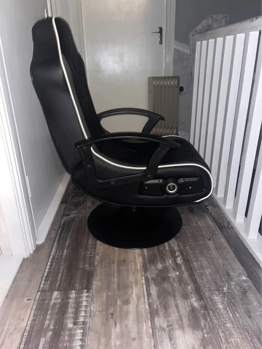 X rocker gaming chair - Image 2
