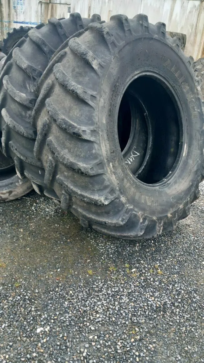 Tractor tyres - Image 1