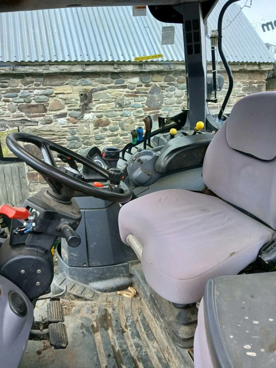 New Holland TS115A - Image 4
