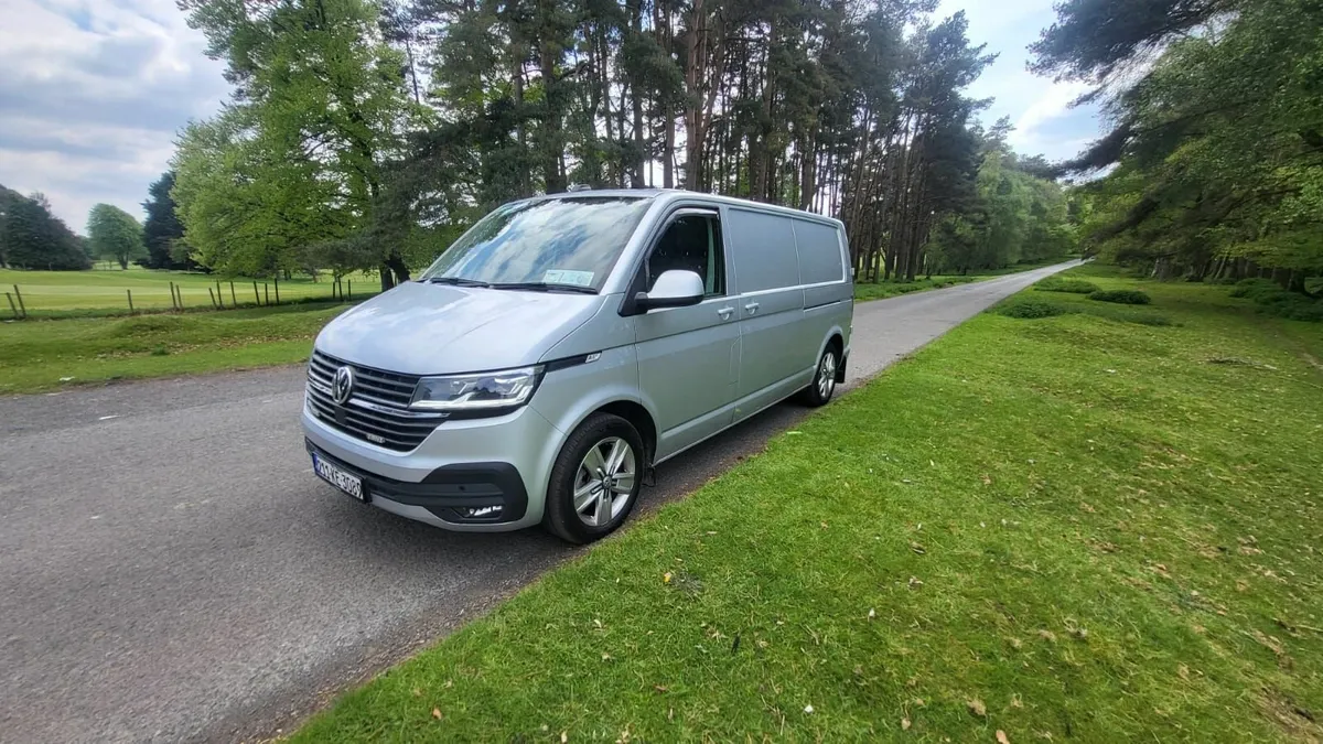 VW Transporter 6.1 4 Motion  204 BHP DSG High Line - Image 4