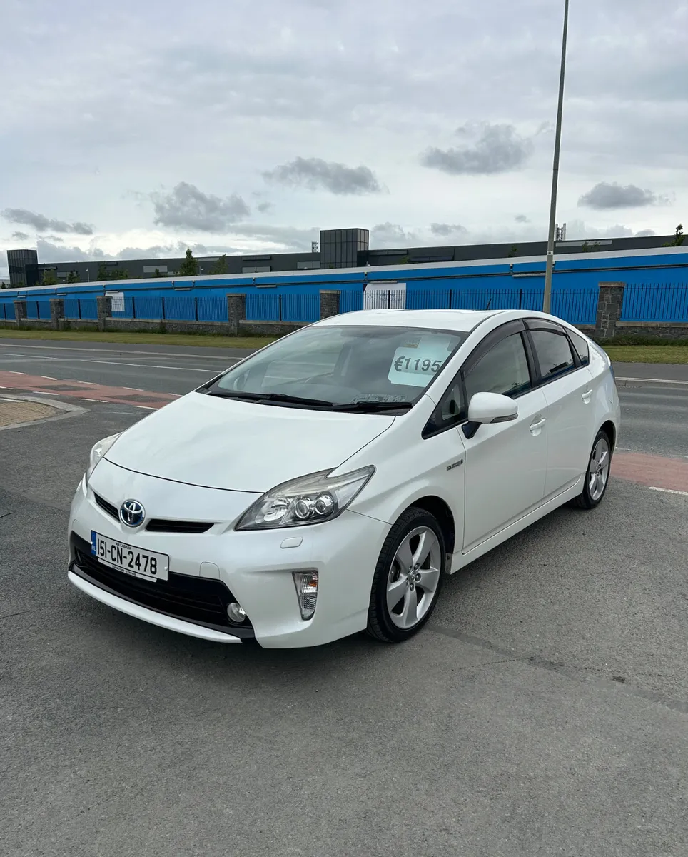 2015 Toyota Prius 1.8 Hybrid UNDER DEPOSIT - Image 1