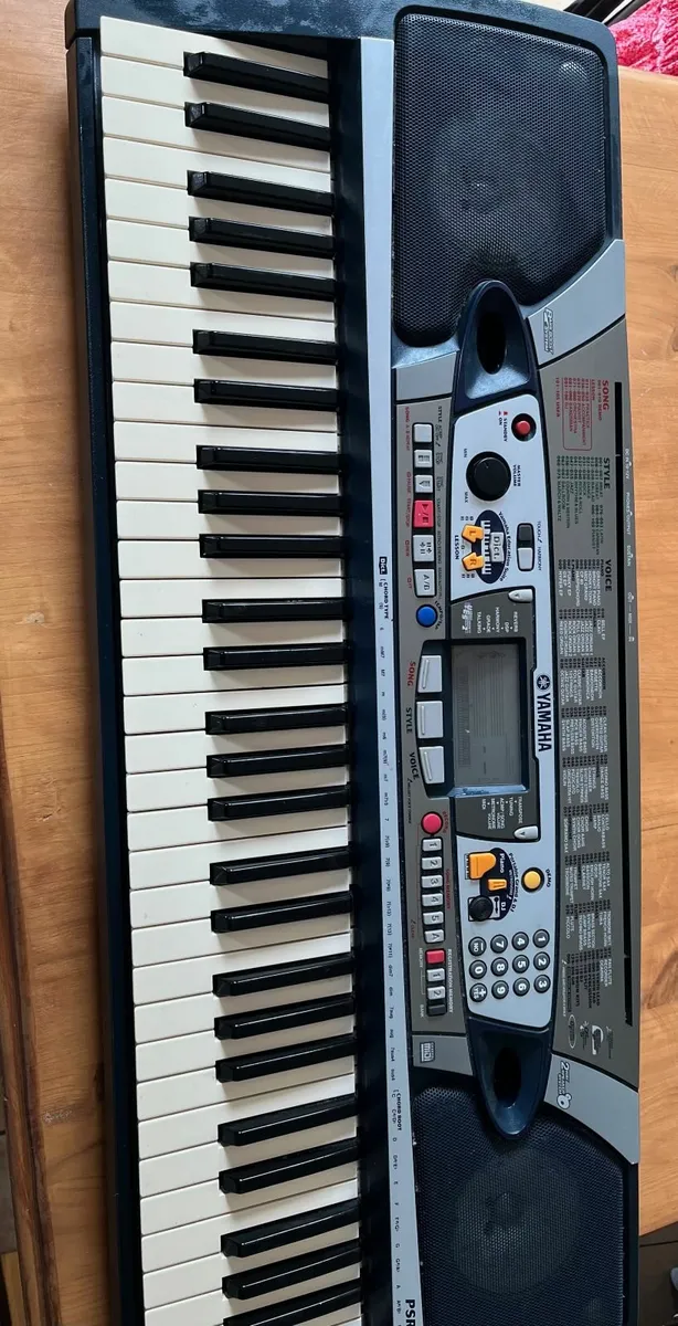 Yamaha keyboard - Image 1