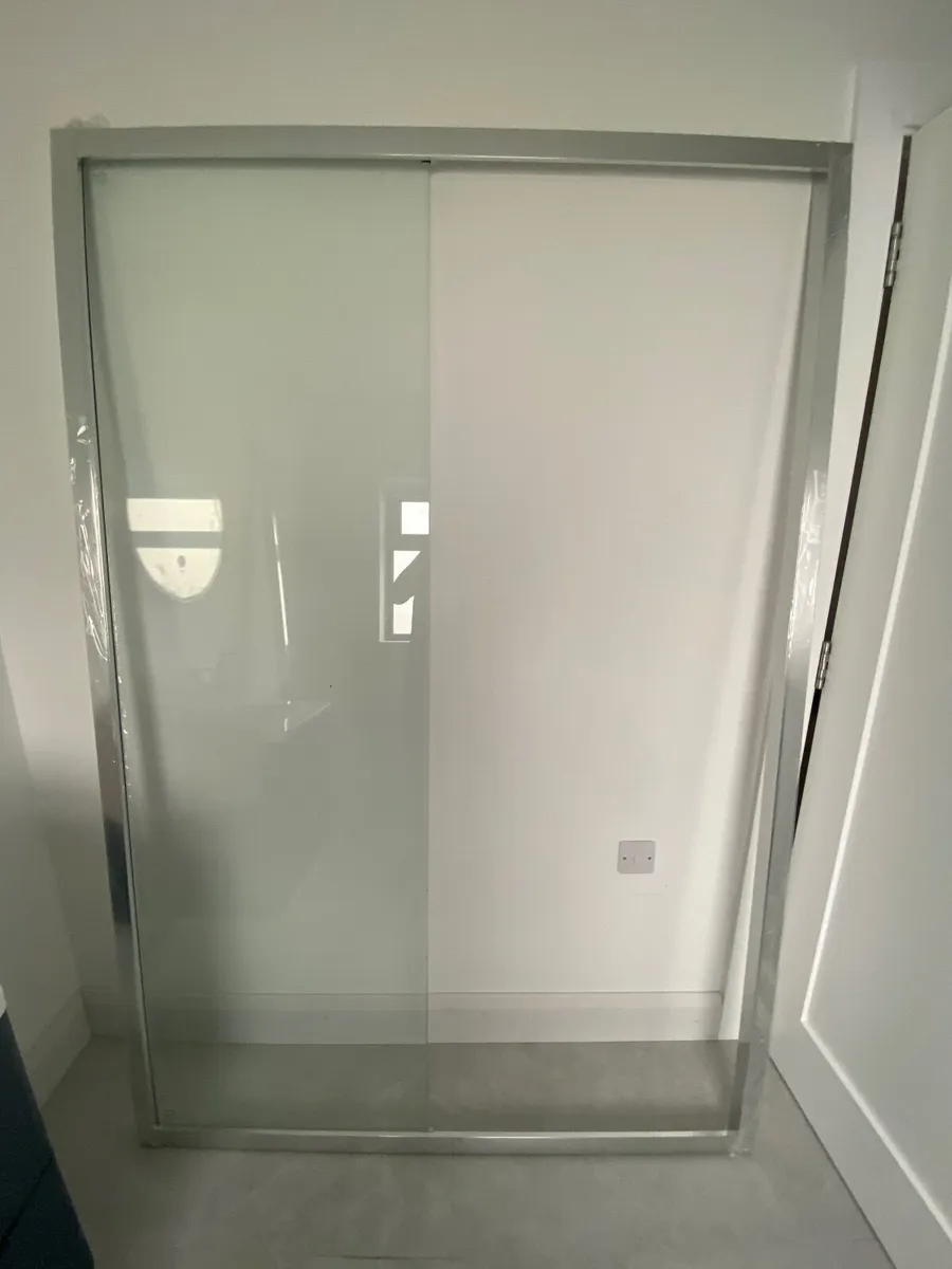 Shower door and panel - Image 3