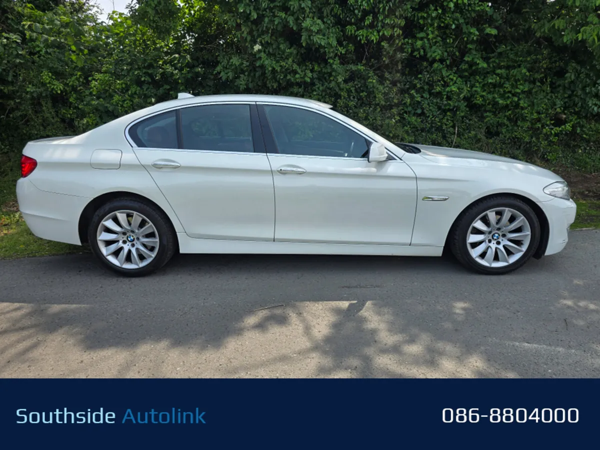 520D / ALPINE WHITE / TINY KMS! - Image 4