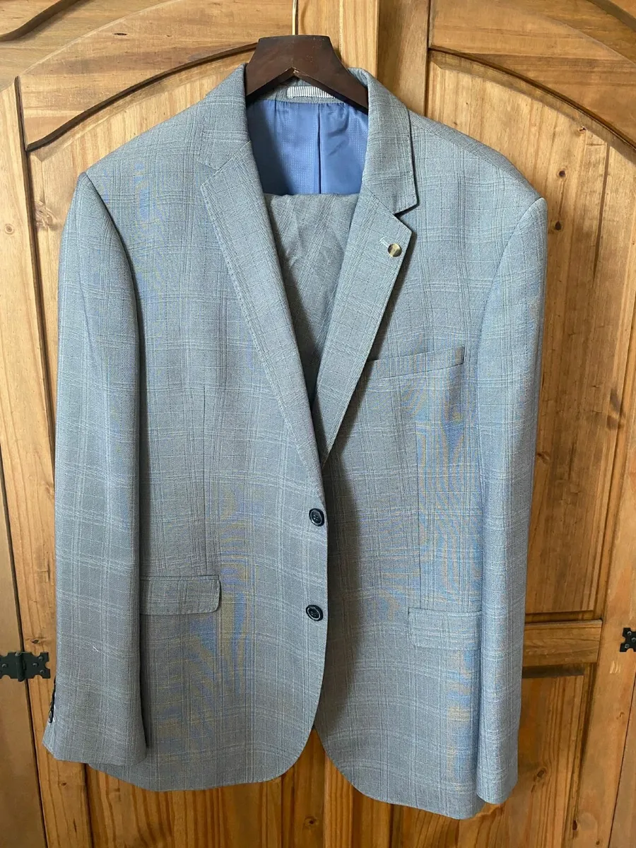 Men's Suit Burton Menswear - Image 1