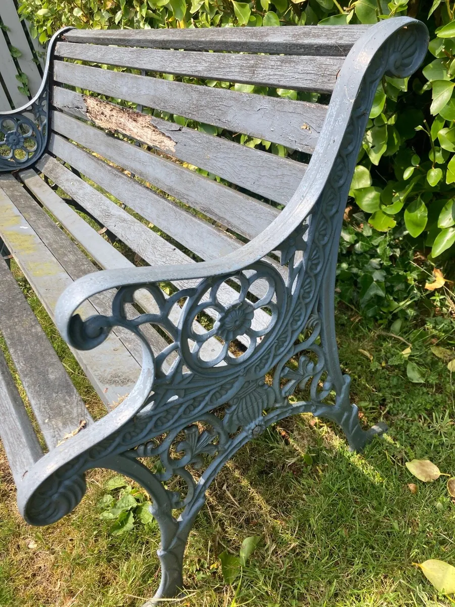 Cast iron metal bench - Image 1