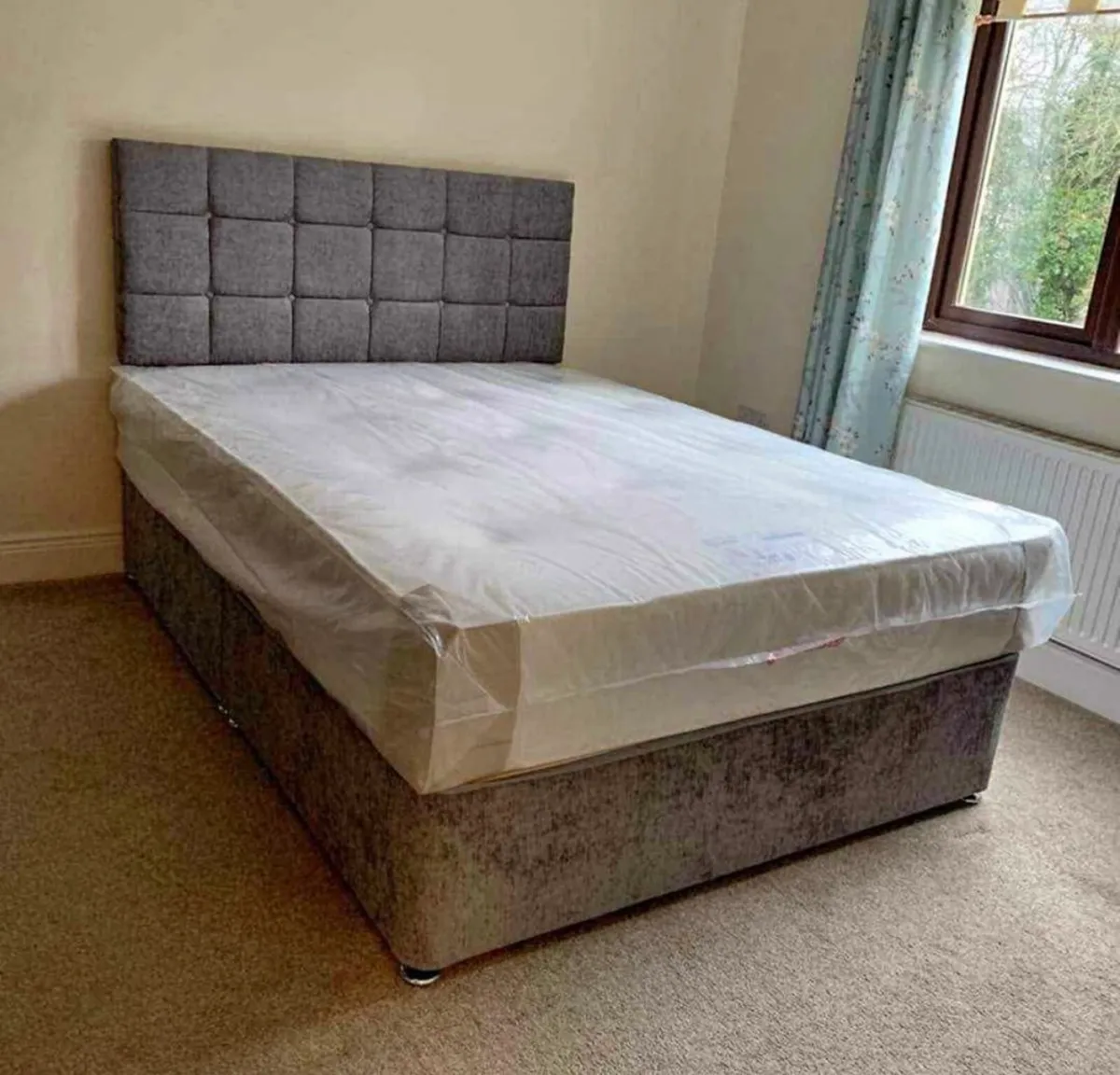 Divan bed and headboard - Image 1