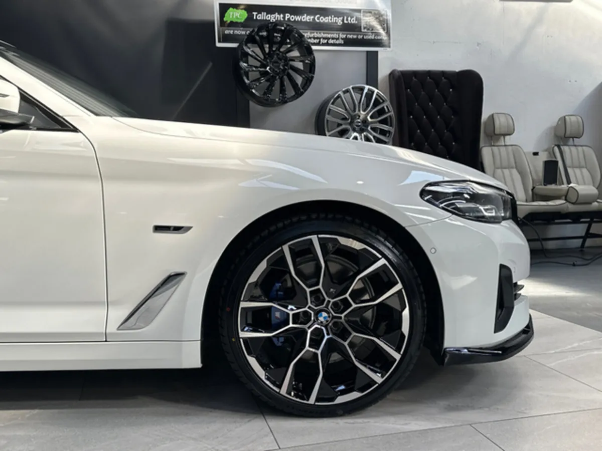 530 E-HYBRID TOURING EDITION - Image 2