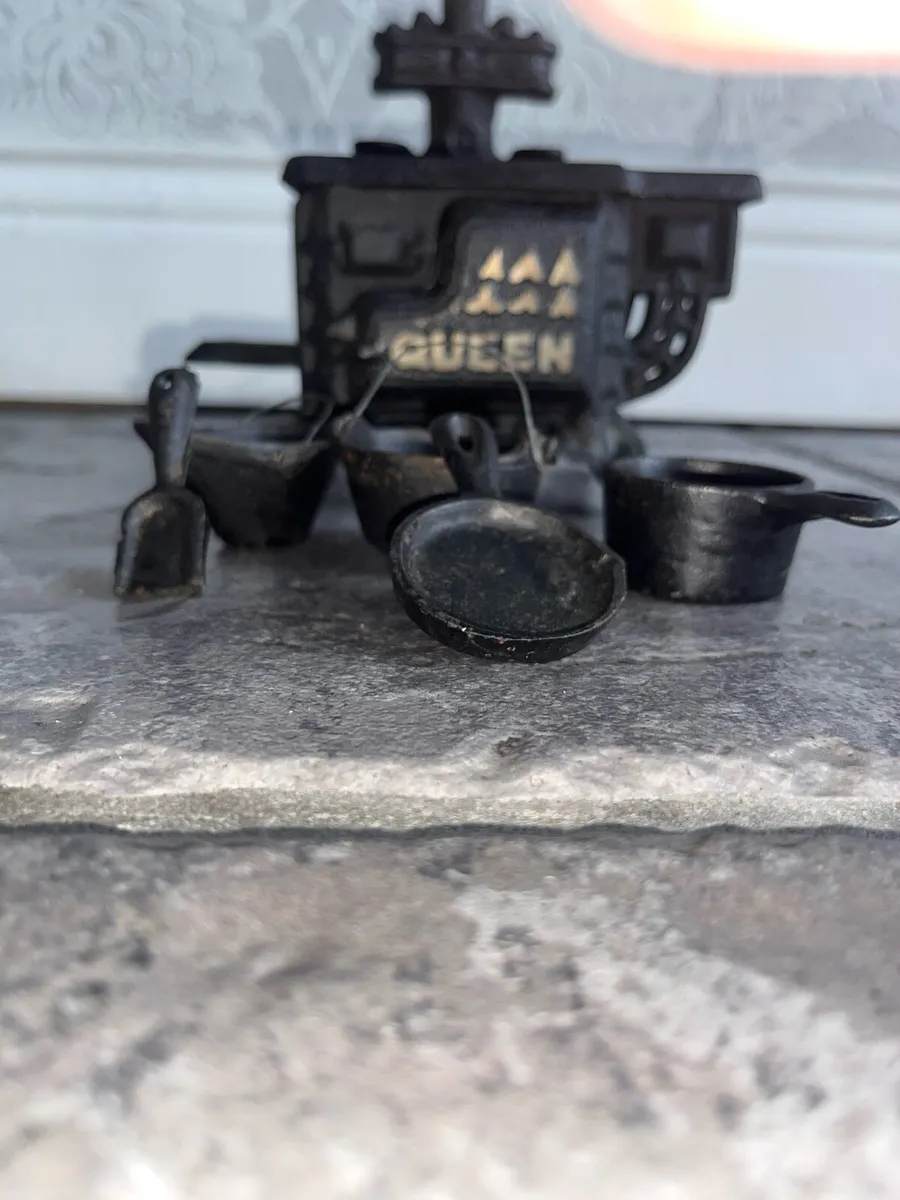 Miniature antique stove - Image 3