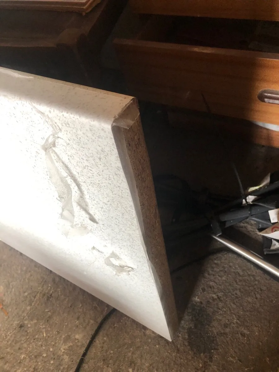 Kitchen worktop - Image 1