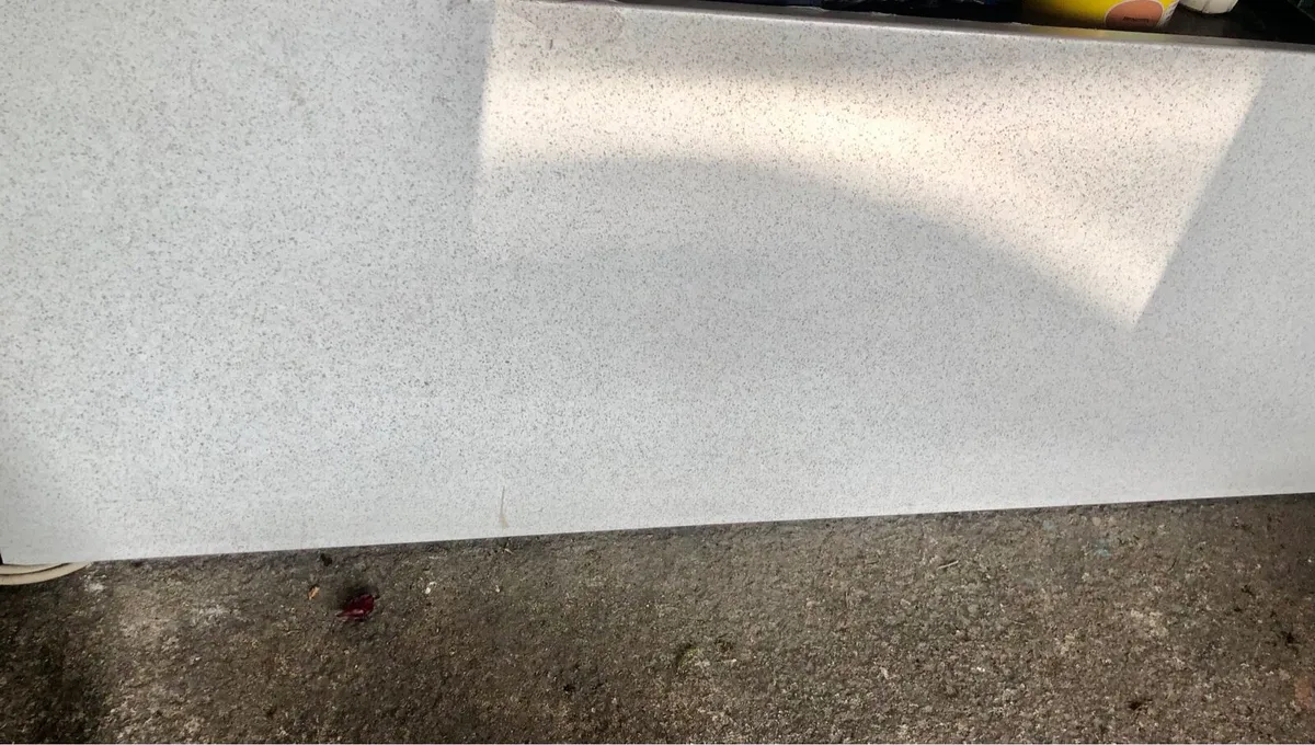 Kitchen worktop - Image 3
