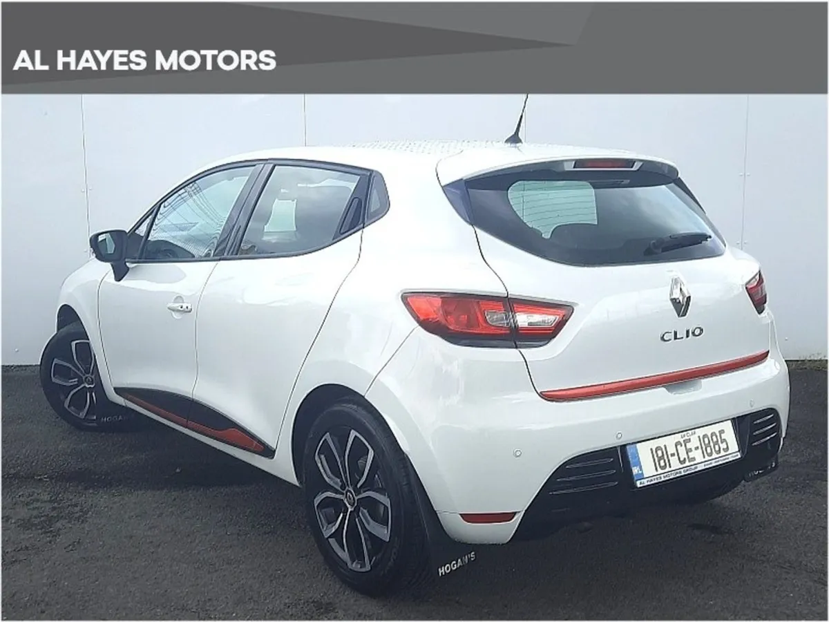 Renault Clio  sports Pack tiny Mileage 1.2 16V 75 - Image 3