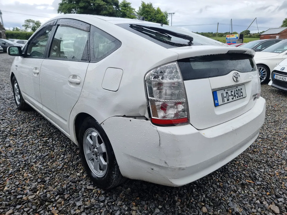 €1650 Toyota Prius 2011 automatic.  Hybrid €1650 - Image 4