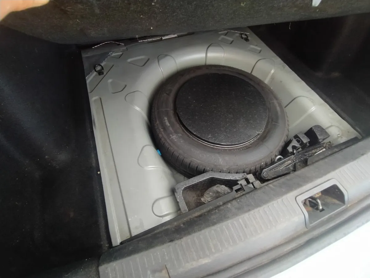 Renault Fluence 2012 - Image 2
