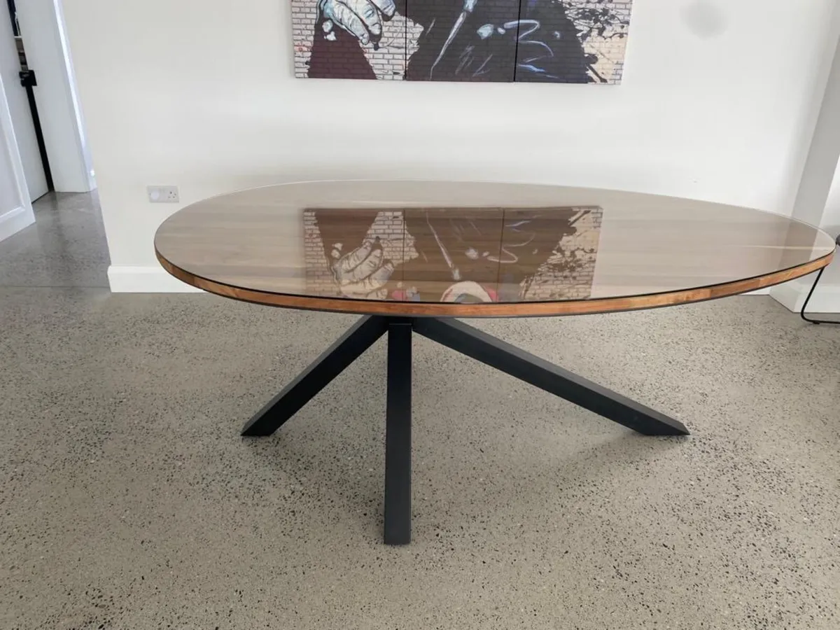 Dining table - Image 2