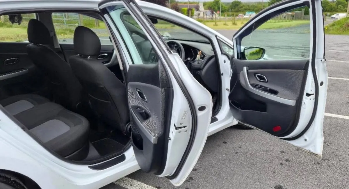 Kia Ceed 2013 - Image 4