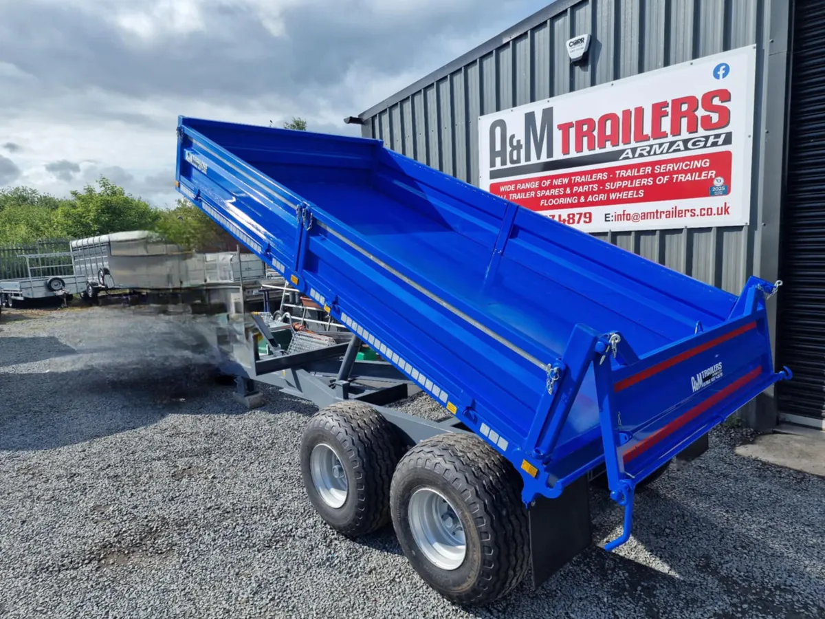 JNC Tipper trailer tipping - Image 1