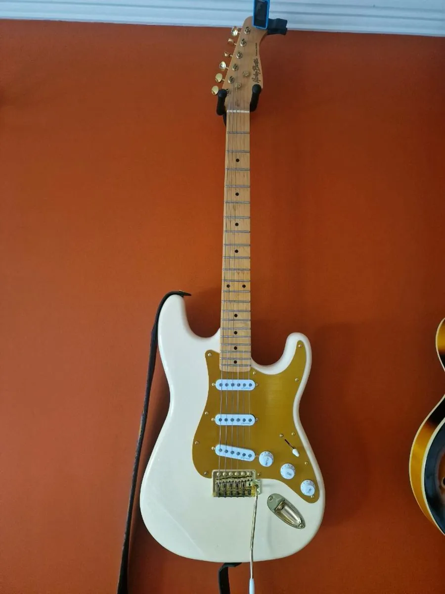 Harley Benton Strat