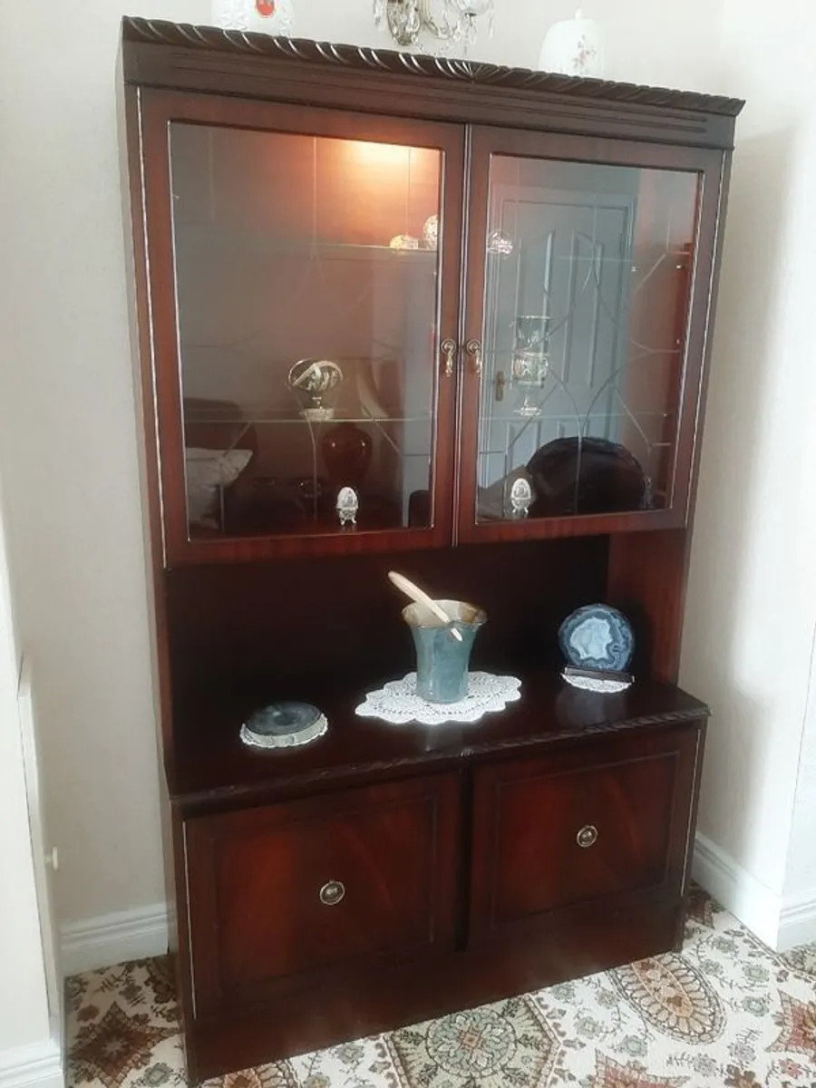 Dining display and drinks cabinets - Image 3