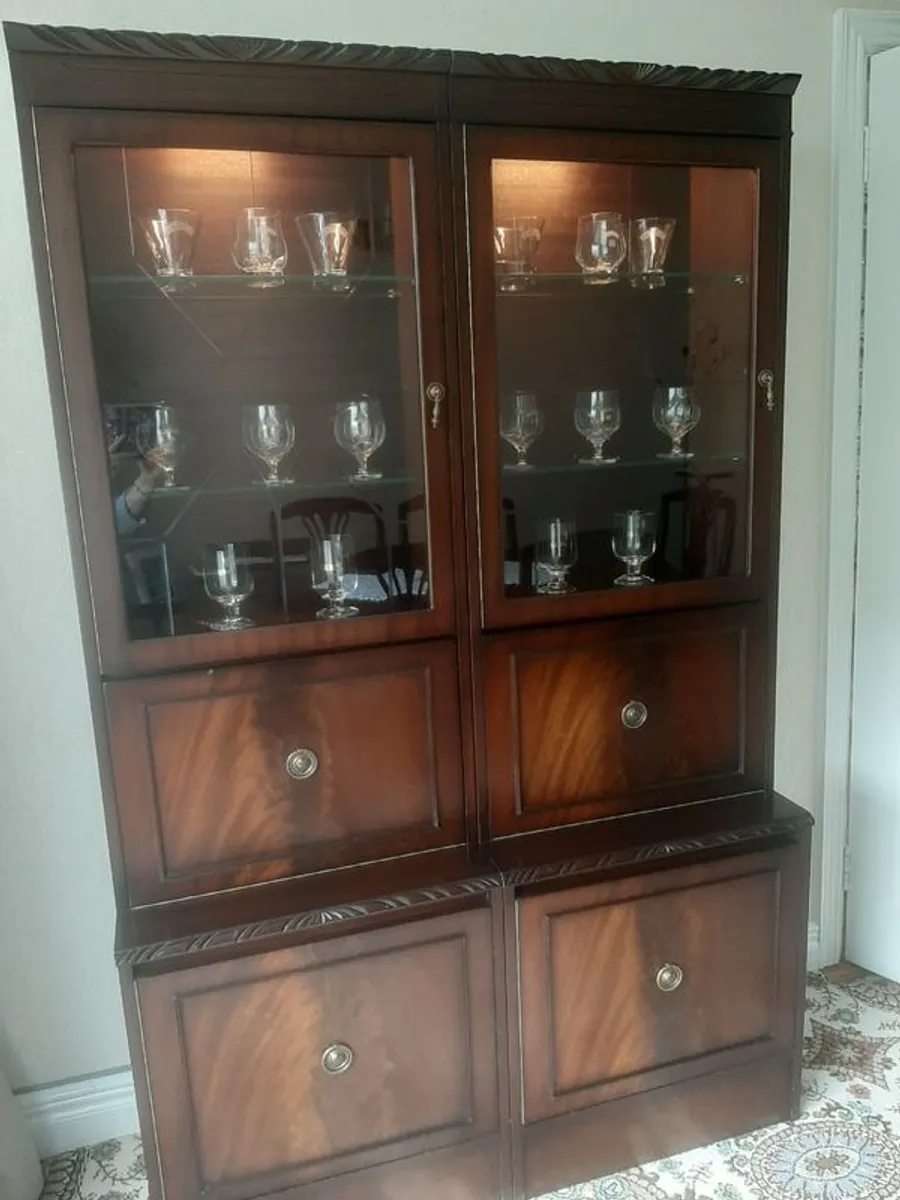 Dining display and drinks cabinets - Image 4