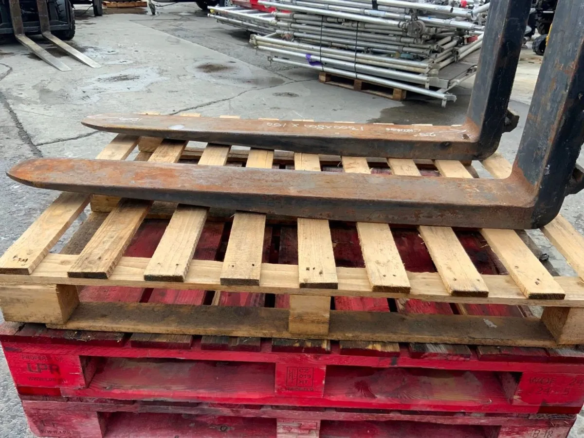 1200mm x 800mm CLASS 4 FORKS......5/7 TONNE. - Image 4