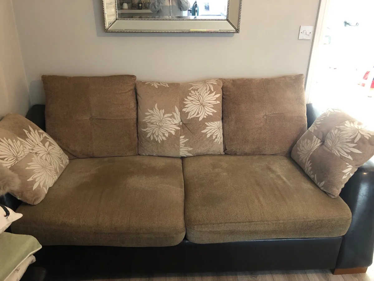 Couch, 2 chairs and footstool - Image 4