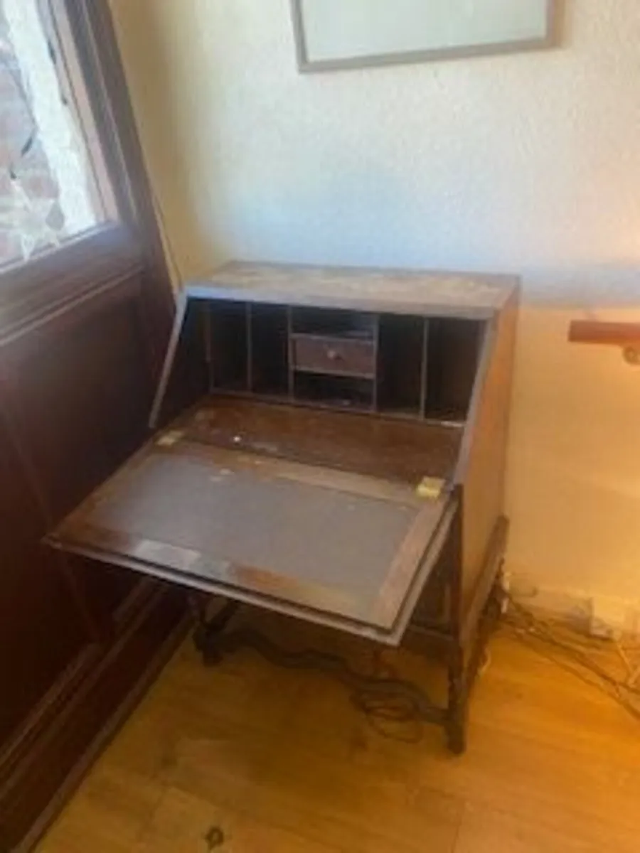 Antique writing bureau needs TLC - Image 3