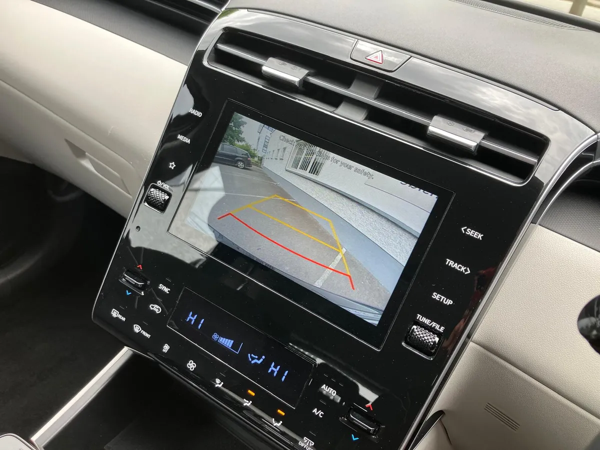 COMFORT PLUS - AUTO - HYBRID - APPLE PLAY - 200TAX - Image 2