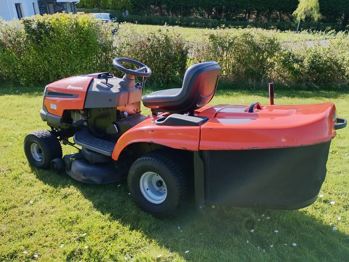 Husquvarna ride on lawnmower - Image 4