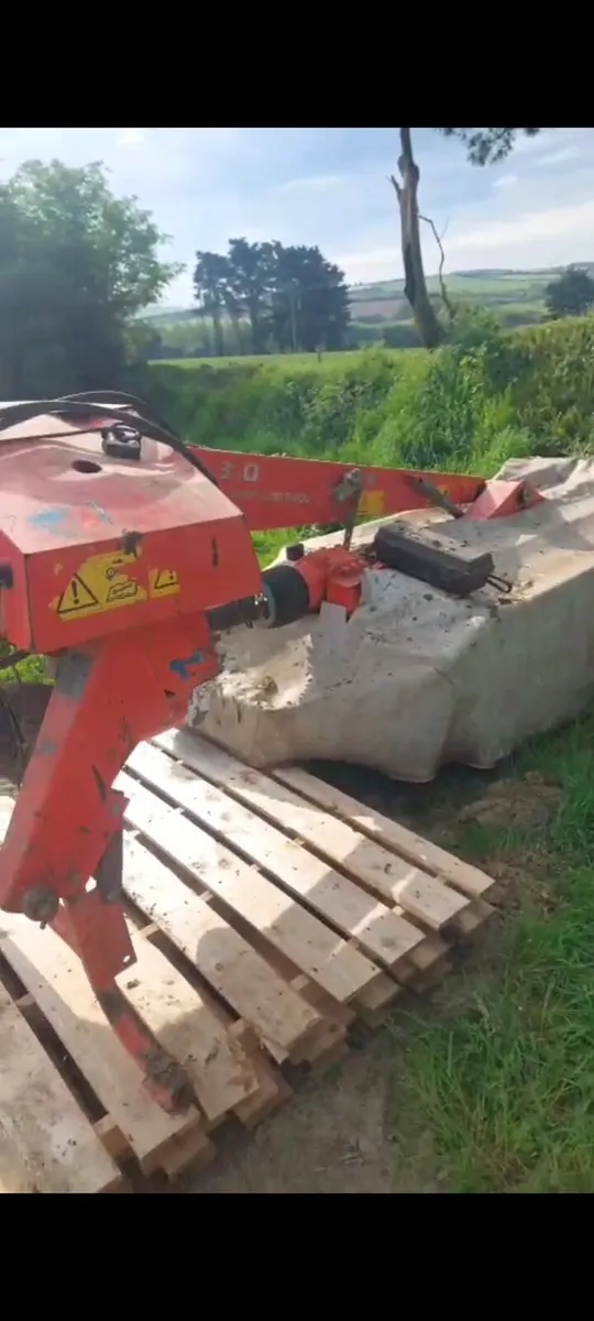 Kuhn 3110 mower bed - Image 1