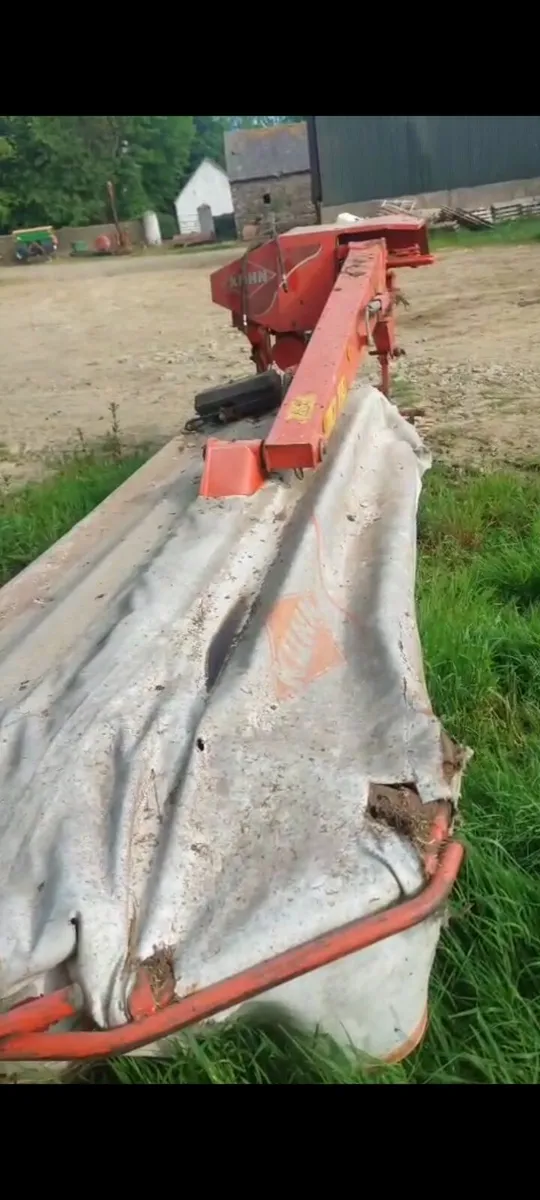 Kuhn 3110 mower bed - Image 3