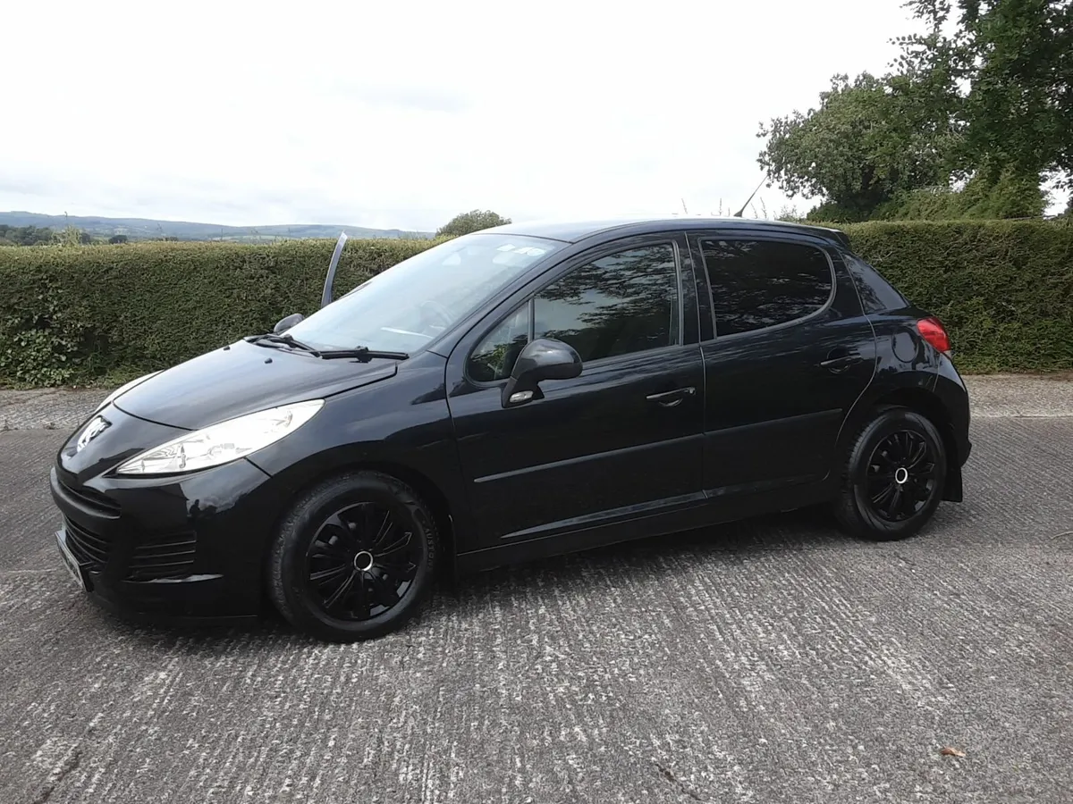 Peugeot 207 2011 - Image 2