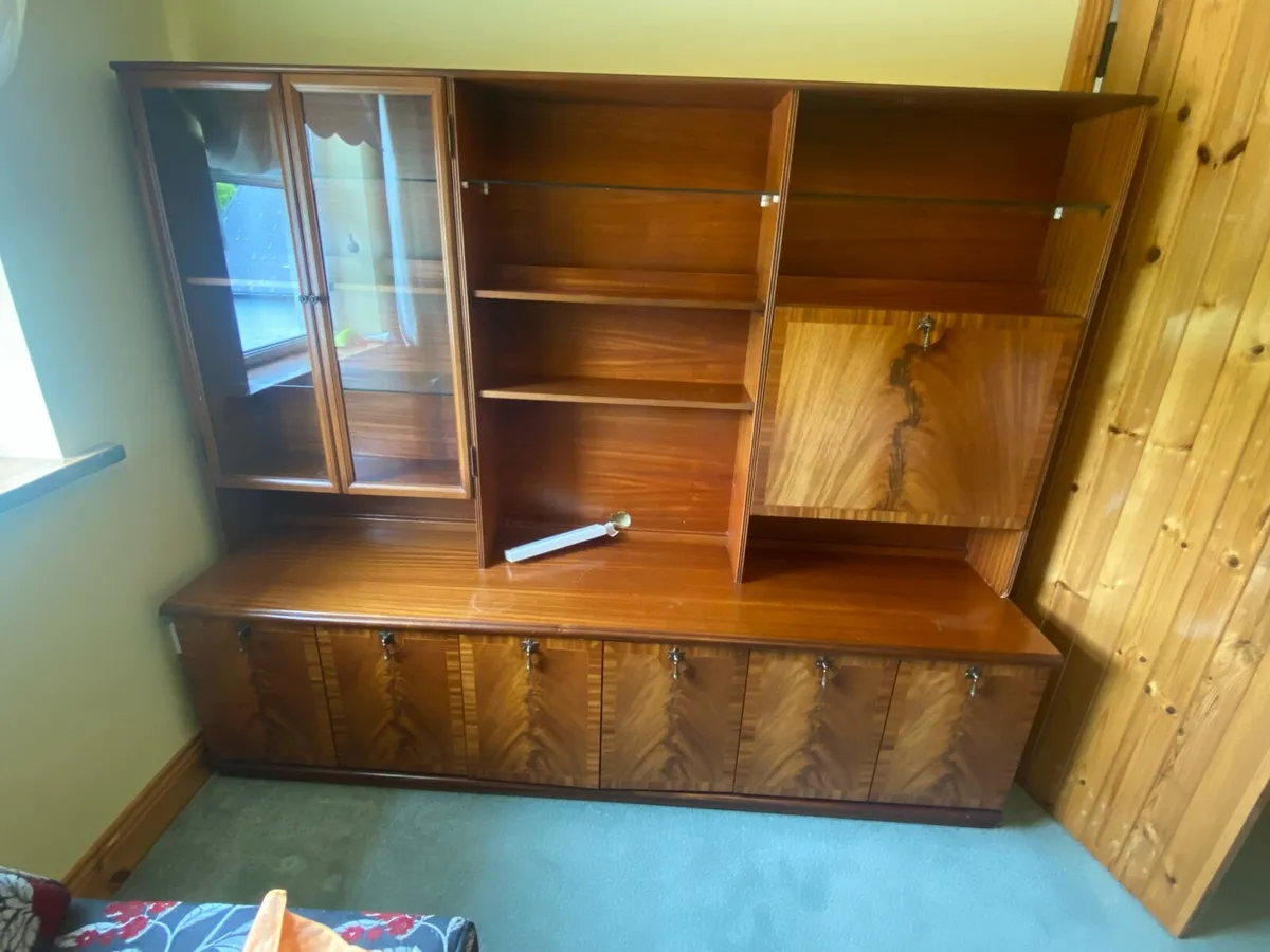 Antique dresser - Image 1